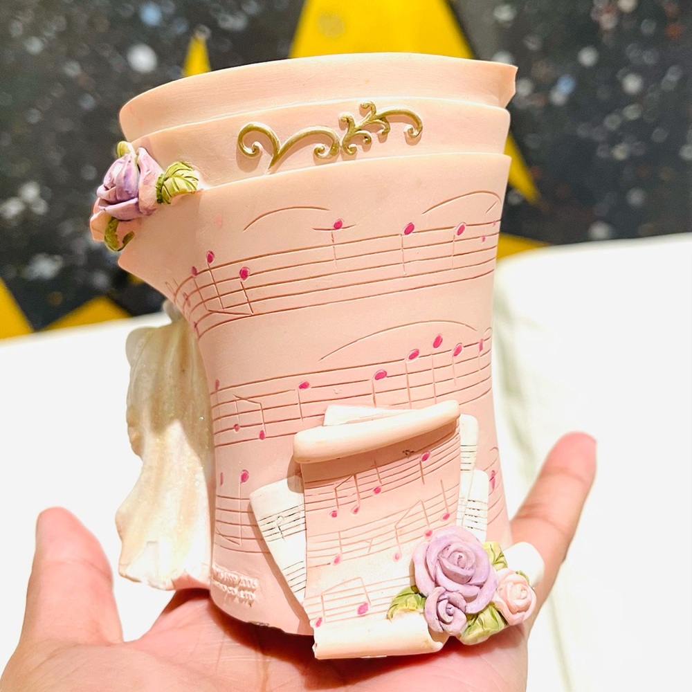 💕❤️Hellokitty Ceramic display 💕❤️ - Picture 2 of 3